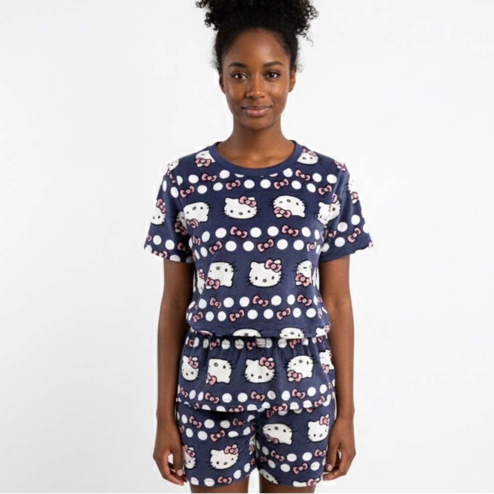 NWT Hello Kitty Women's Navy and Pink Pajama Set